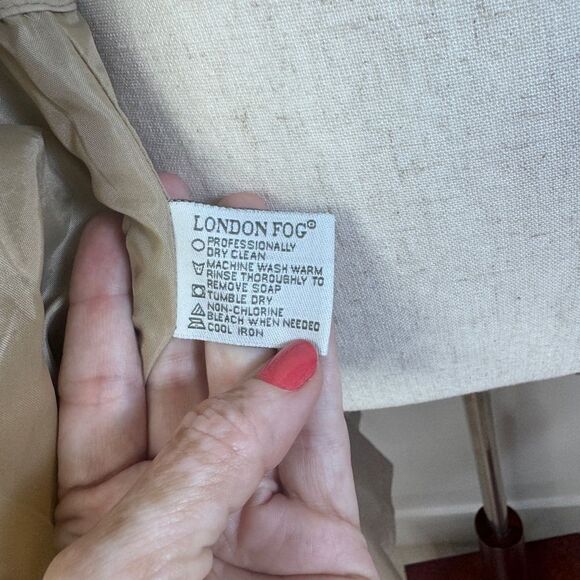 London Fog Classic Trench Coat Camel / Beige Color in Size Large - Picture 9 of 10
